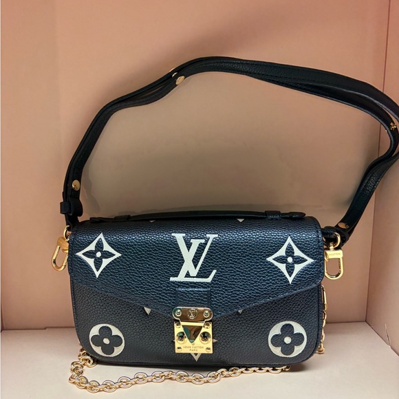 Louis Vuitton Handbags - Louis Vuitton Black and White Crossbody Bag